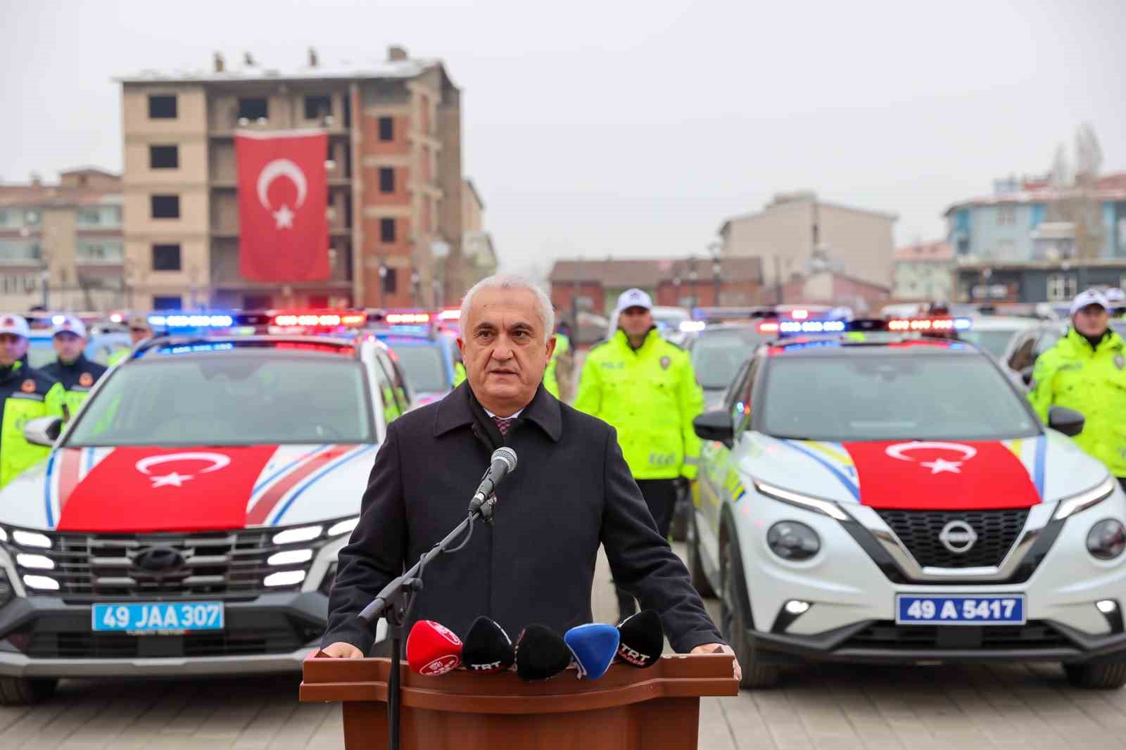 Muş&rsquo;ta emniyet ve jandarmaya 41 yeni ara&ccedil; tahsis edildi
