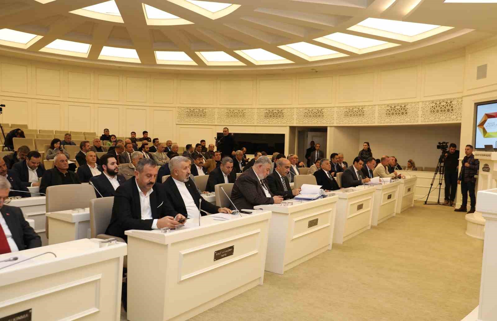 Depremzedeler i&ccedil;in toplu taşıma desteği s&uuml;rd&uuml;r&uuml;lecek
