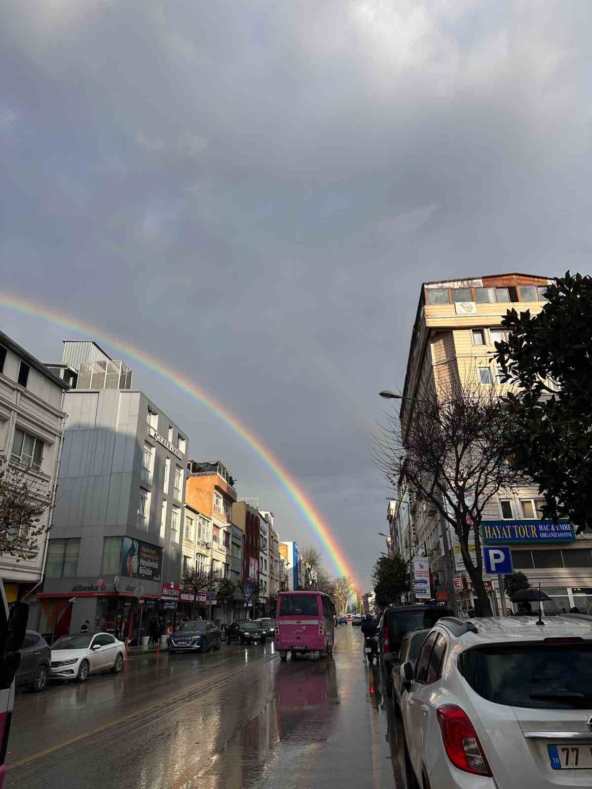 Yalova semalarında beliren g&ouml;kkuşağı g&ouml;rsel ş&ouml;len sundu
