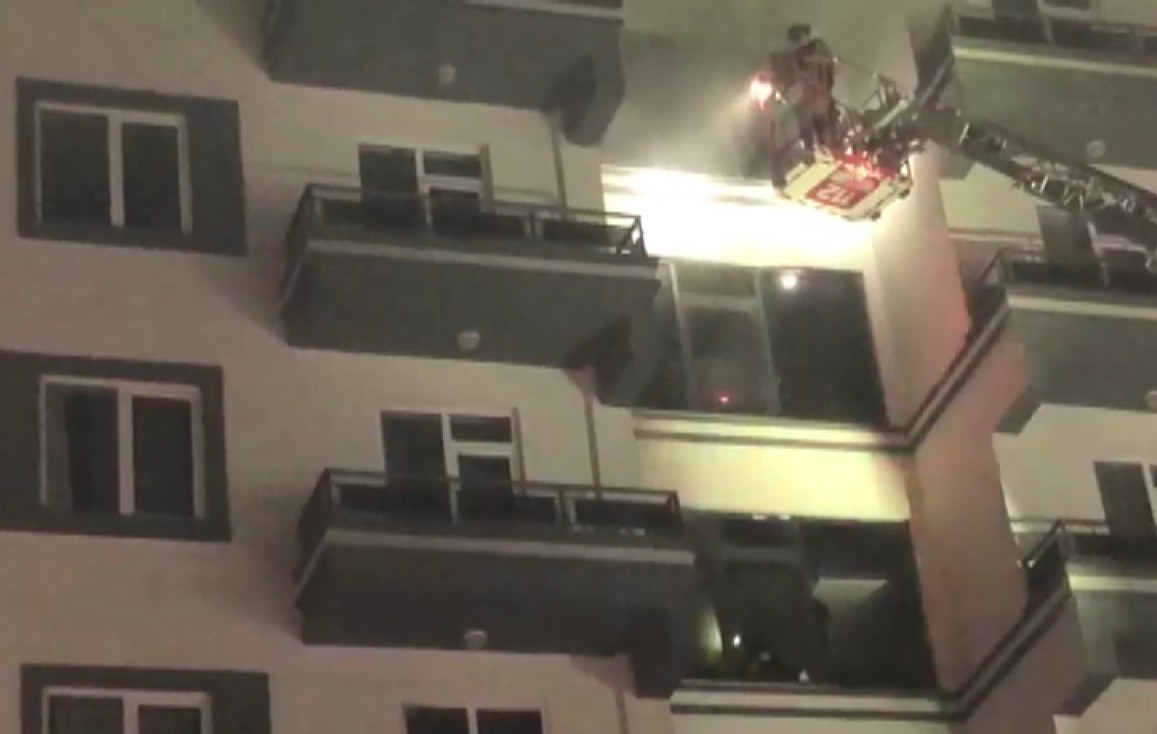 Kahramanmaraş&rsquo;ta dairede &ccedil;ıkan yangın korkuttu
