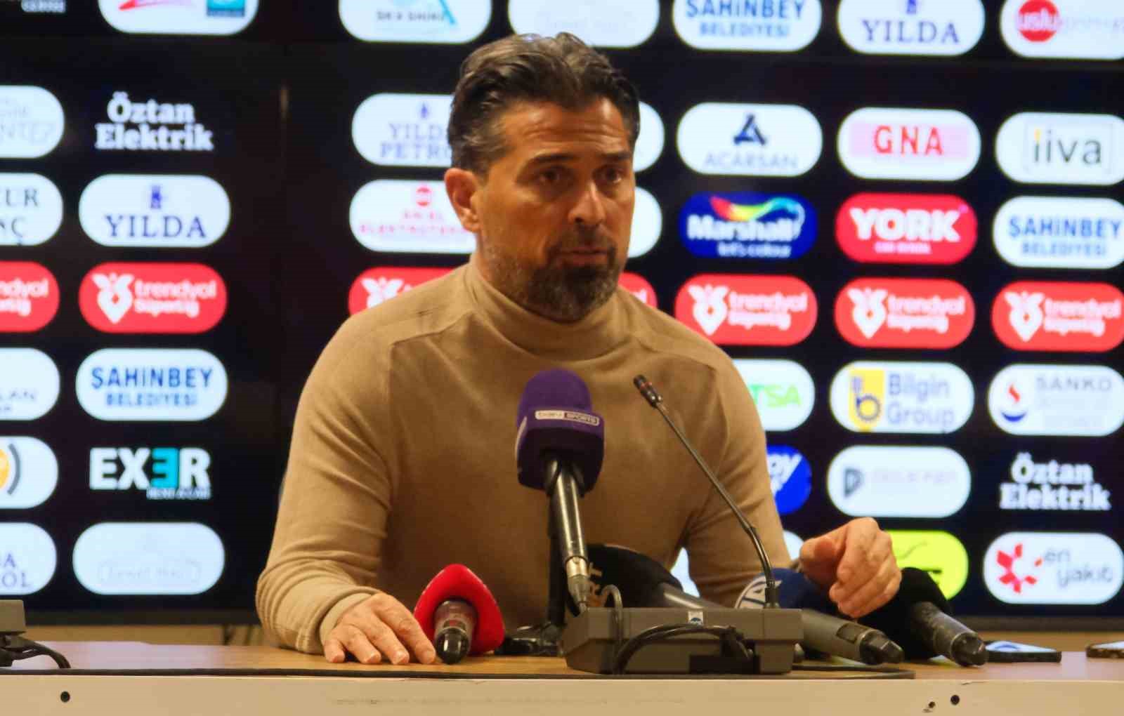 İlhan Palut: "Maçı kaybedecek kadar negatif bir oyunumuz yoktu"