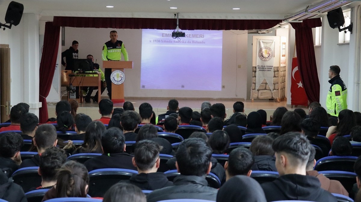 Erzincan&rsquo;da emniyet kemerinin &ouml;nemi anlatıldı
