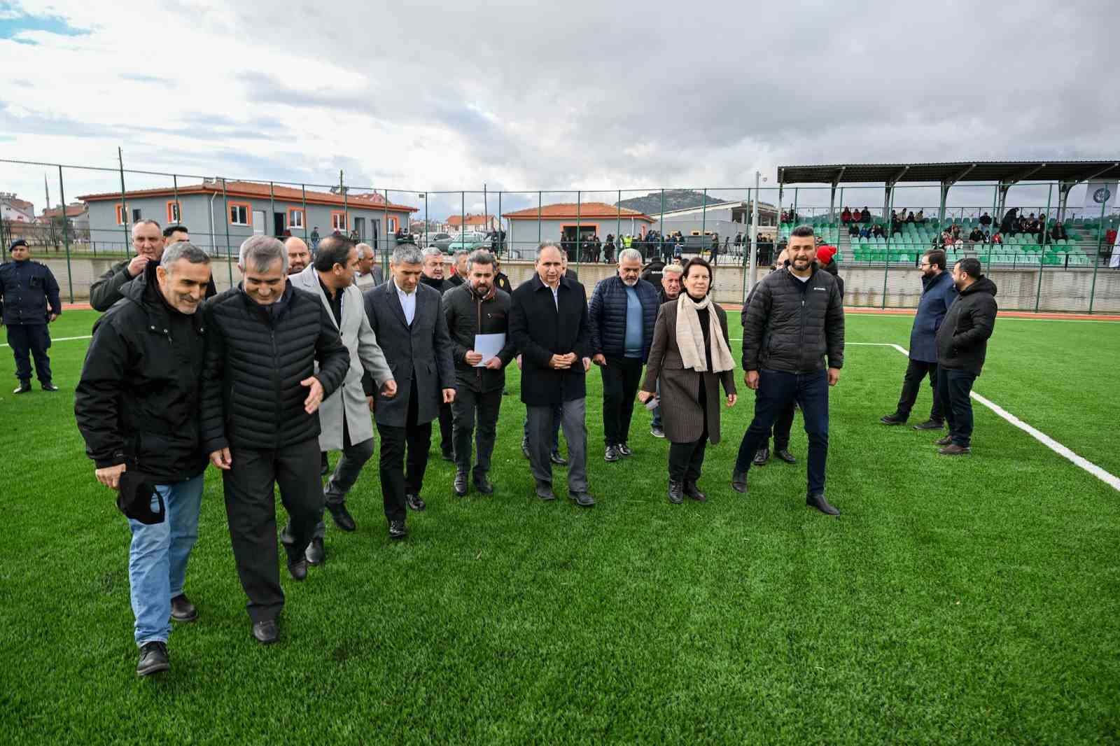 Vali Aktaş, Eşme ilçesinde ziyaret ve incelemelerde bulundu