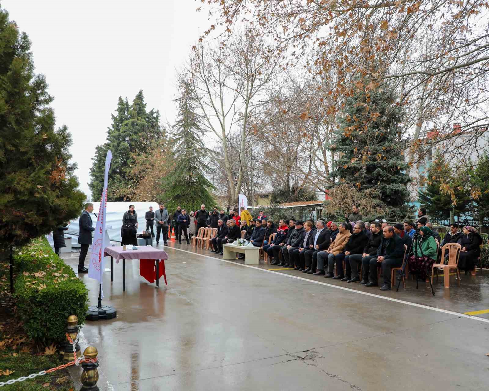 Uşak’ta yetiştiricilere 500 adet Eşme koyunu dağıtıldı
