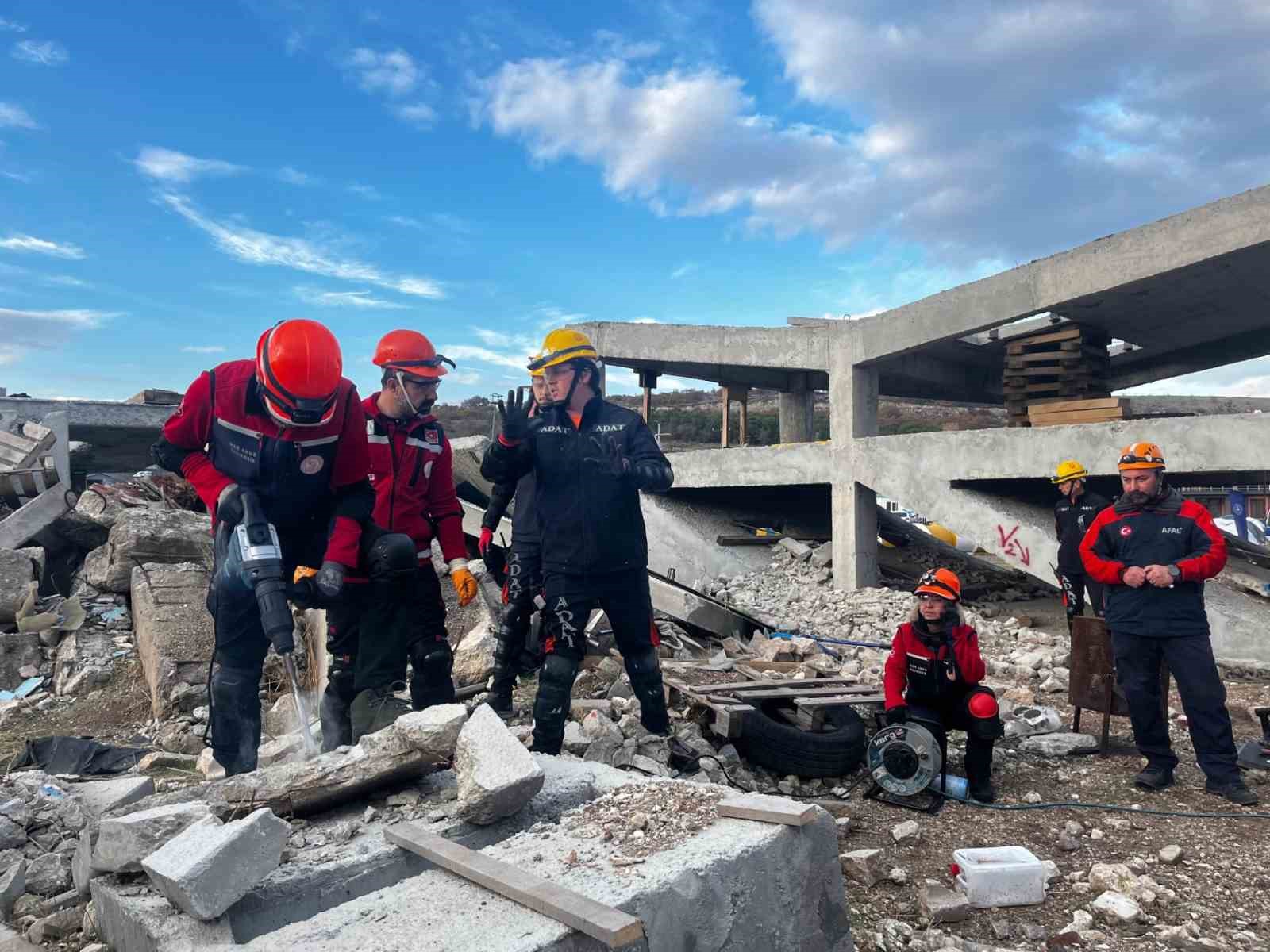 AFAD’tan devlet kurumlarına arama-kurtarma eğitimi