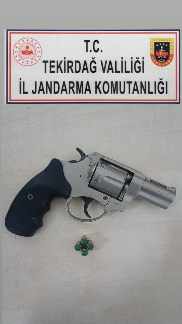 Tekirdağ&rsquo;da ruhsatsız tabanca operasyonları
