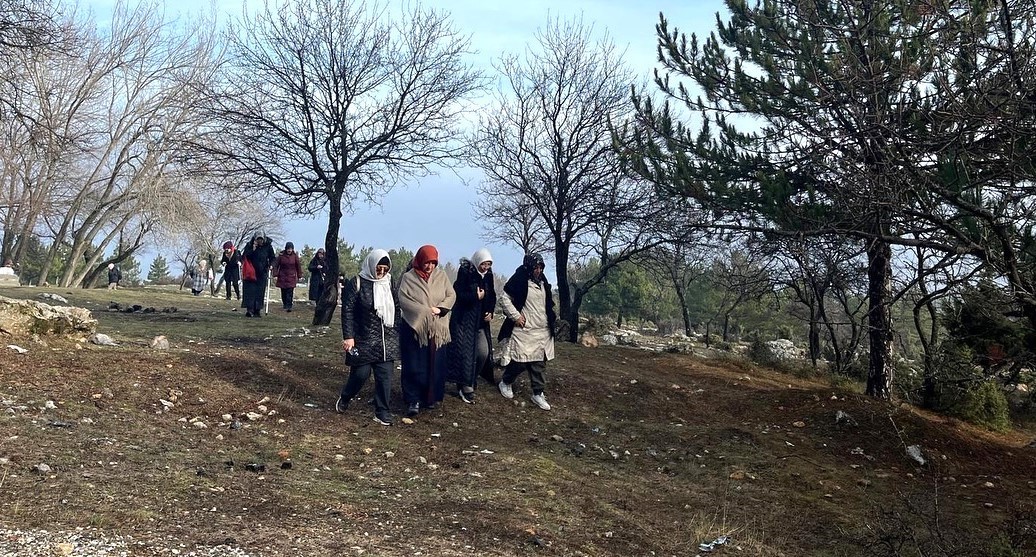 Kütahya’da ’Doğa yürüyüşü’ etkinliği Hıdırlık’ta gerçekleşti
