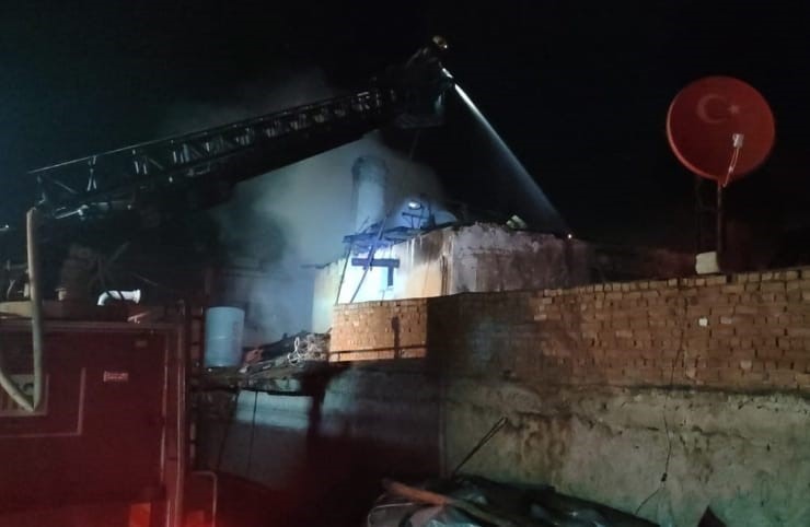 Tavşanlı&rsquo;da ev yangını
