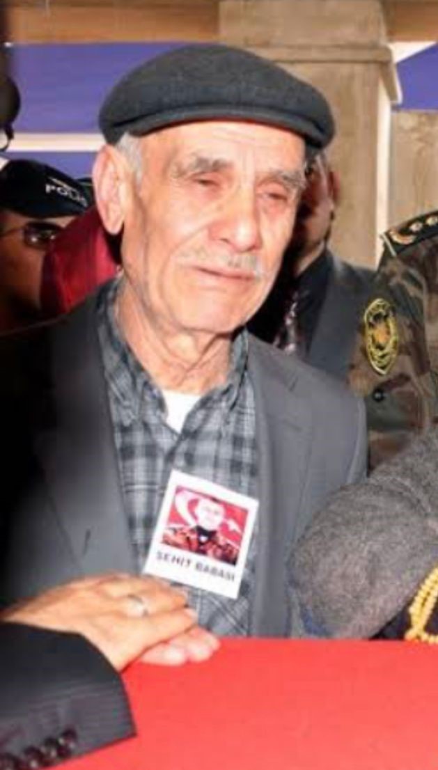 Salihli Kaymakamından şehit ailesine taziye ziyareti
