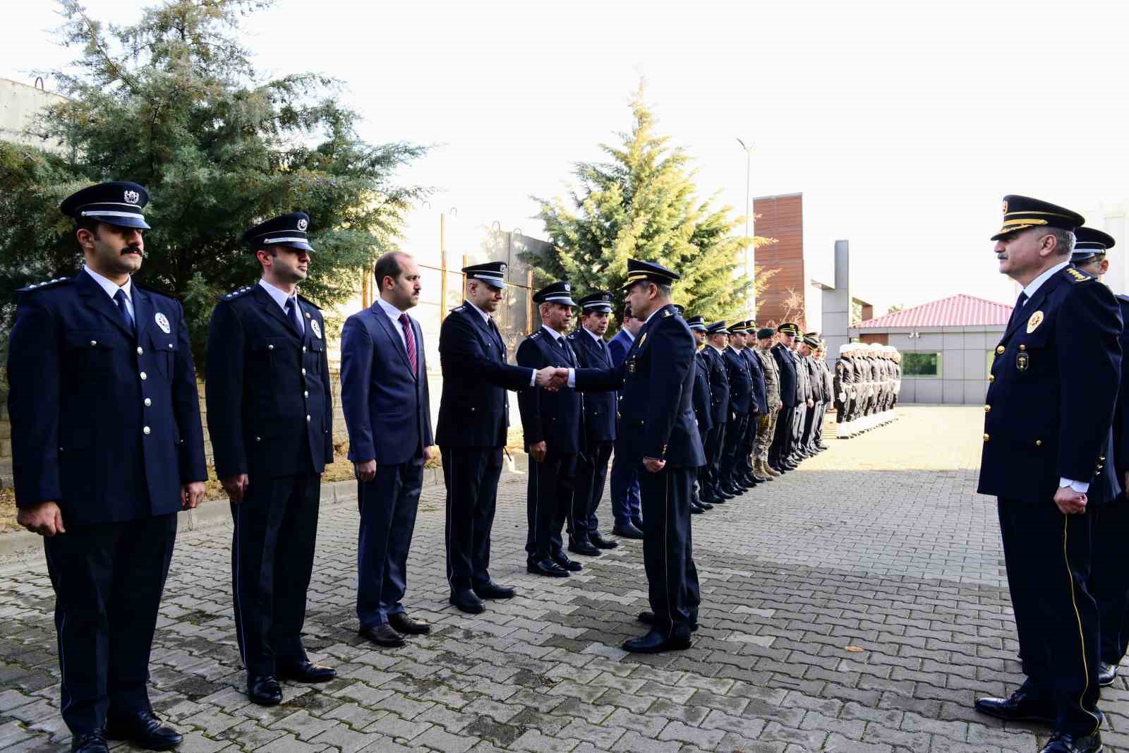 Bing&ouml;l emniyetinde devir teslim t&ouml;reni
