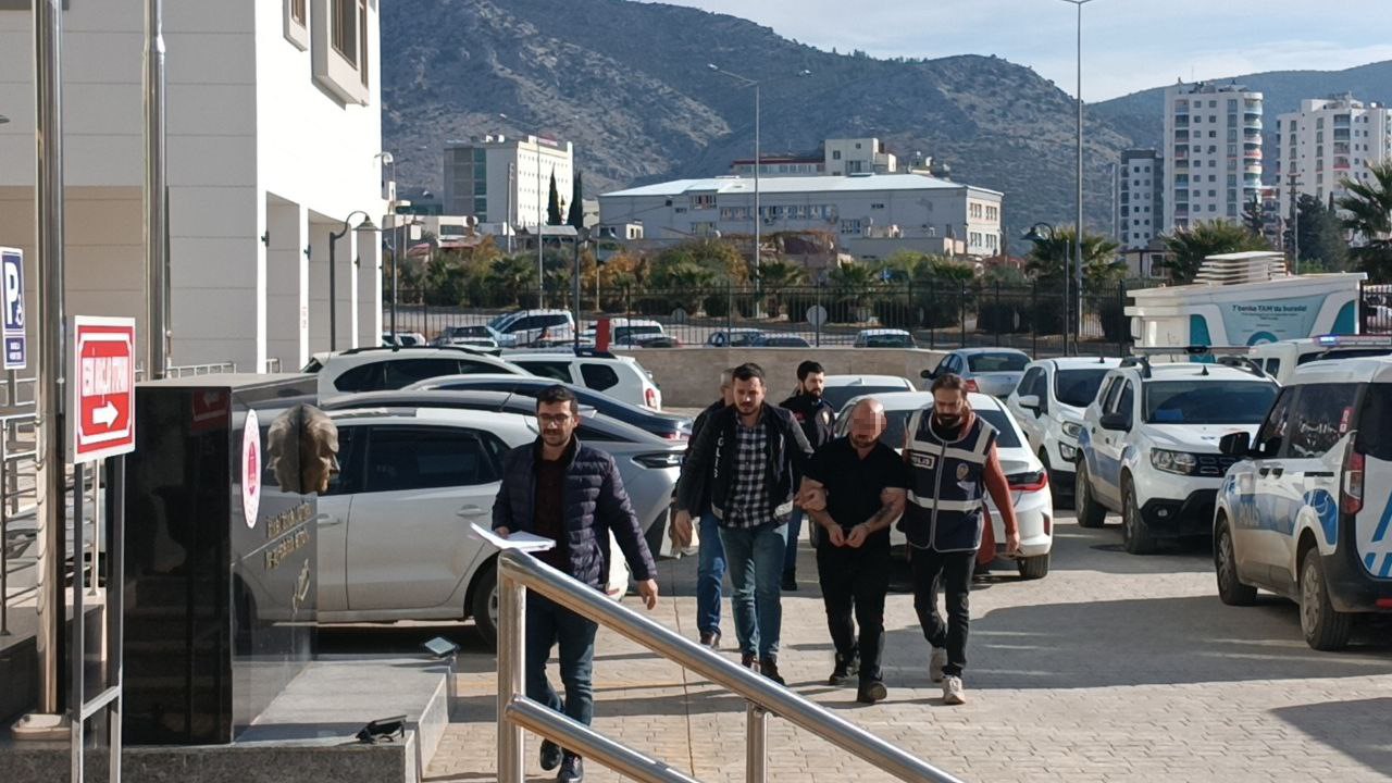 Eski sevgilisinin kardeşini vuran ş&uuml;pheli adliyeye sevk edildi
