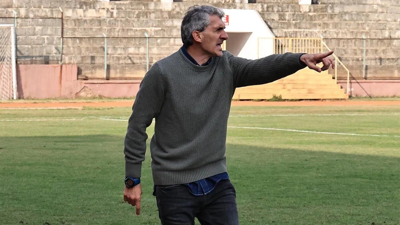 Yeşil Yalova FK&rsquo;da y&uuml;zler g&uuml;l&uuml;yor
