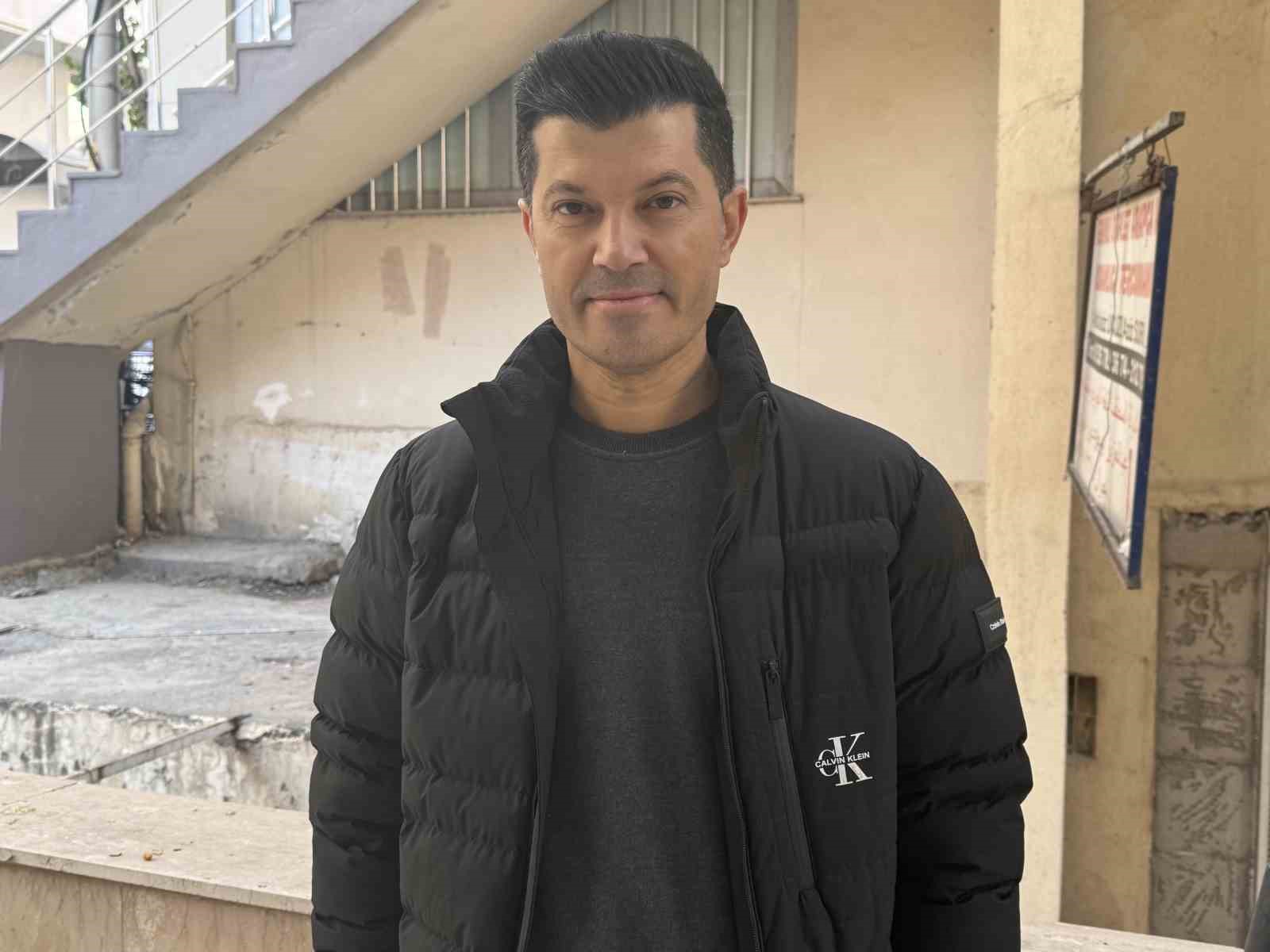 Mardin&rsquo;de kedi market &ouml;n&uuml;ndeki simidi &ccedil;aldı
