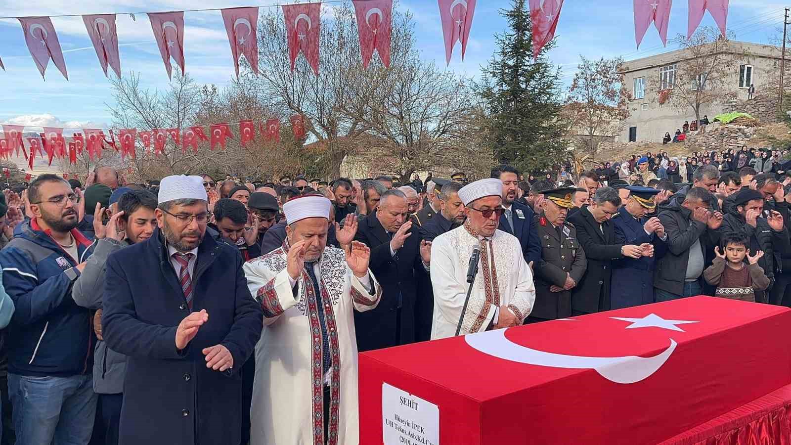 Nevşehir şehidini uğurladı

