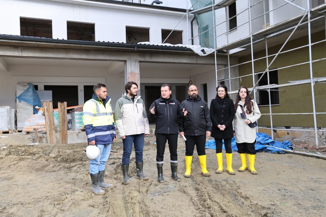 Silivri Belediye başkanı Bora Balcıoğlu, yapımı devam eden huzurevi projesini inceledi