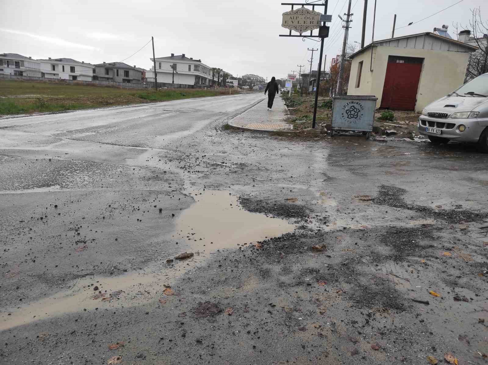 Tekirdağ’da kuvvetli yağış hayatı olumsuz etkiledi
