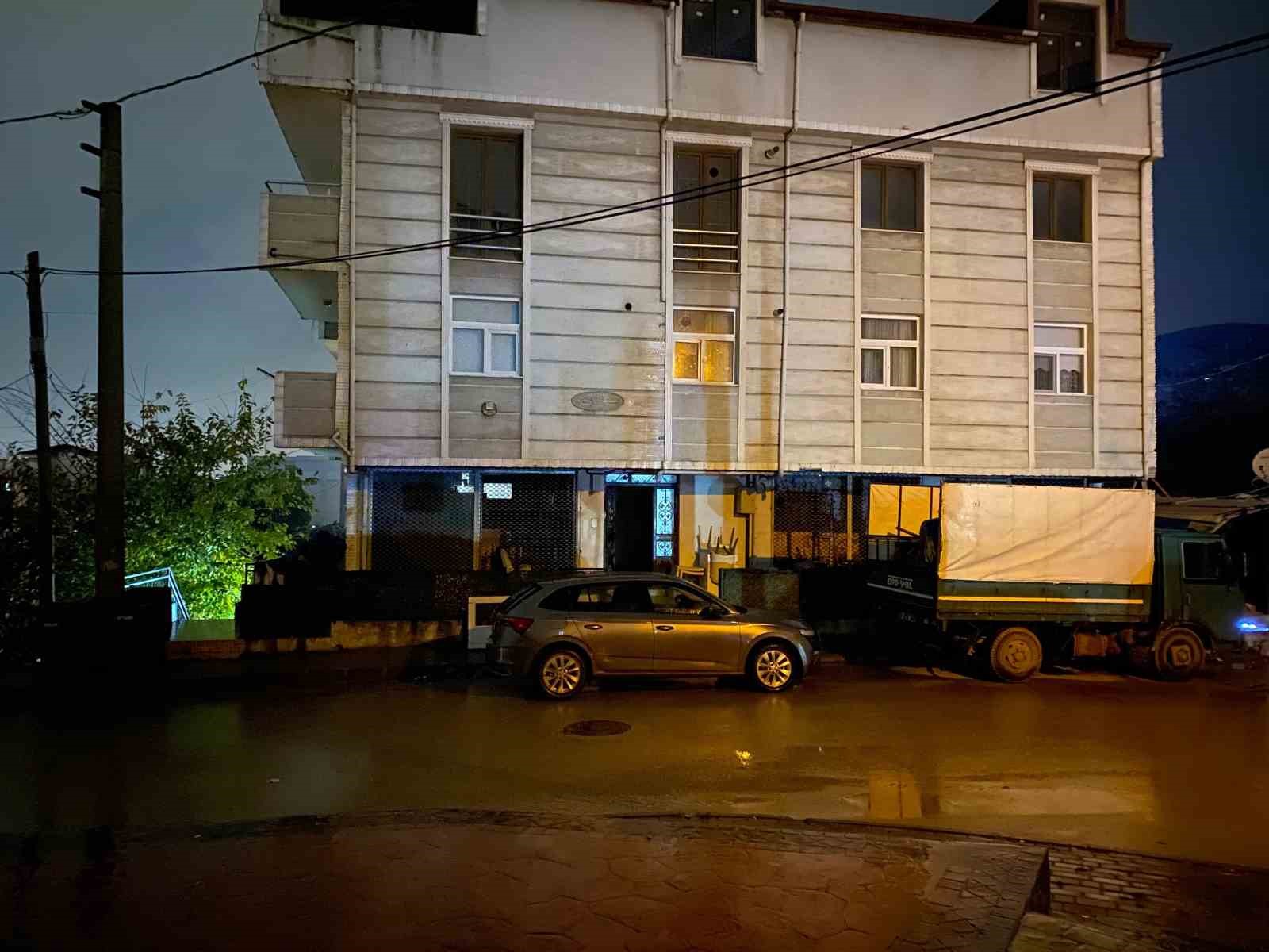 Yanında &ccedil;alışan şahsı &ouml;ld&uuml;rd&uuml;
