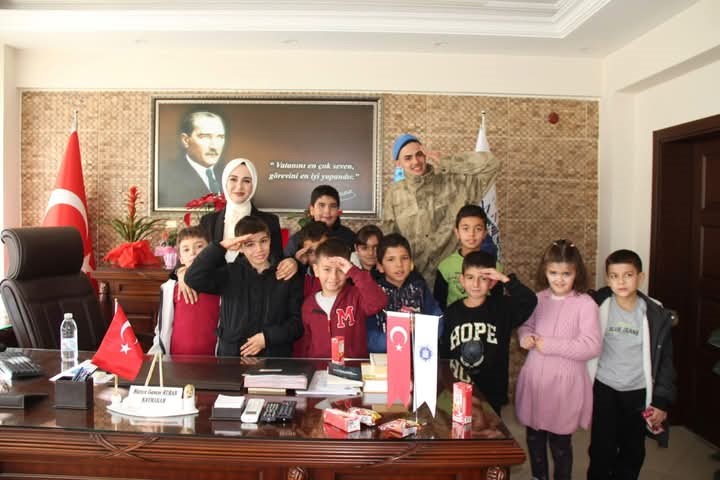 &Ccedil;al&rsquo;da &ouml;zel &ouml;ğrencilerden anlamlı ziyaret
