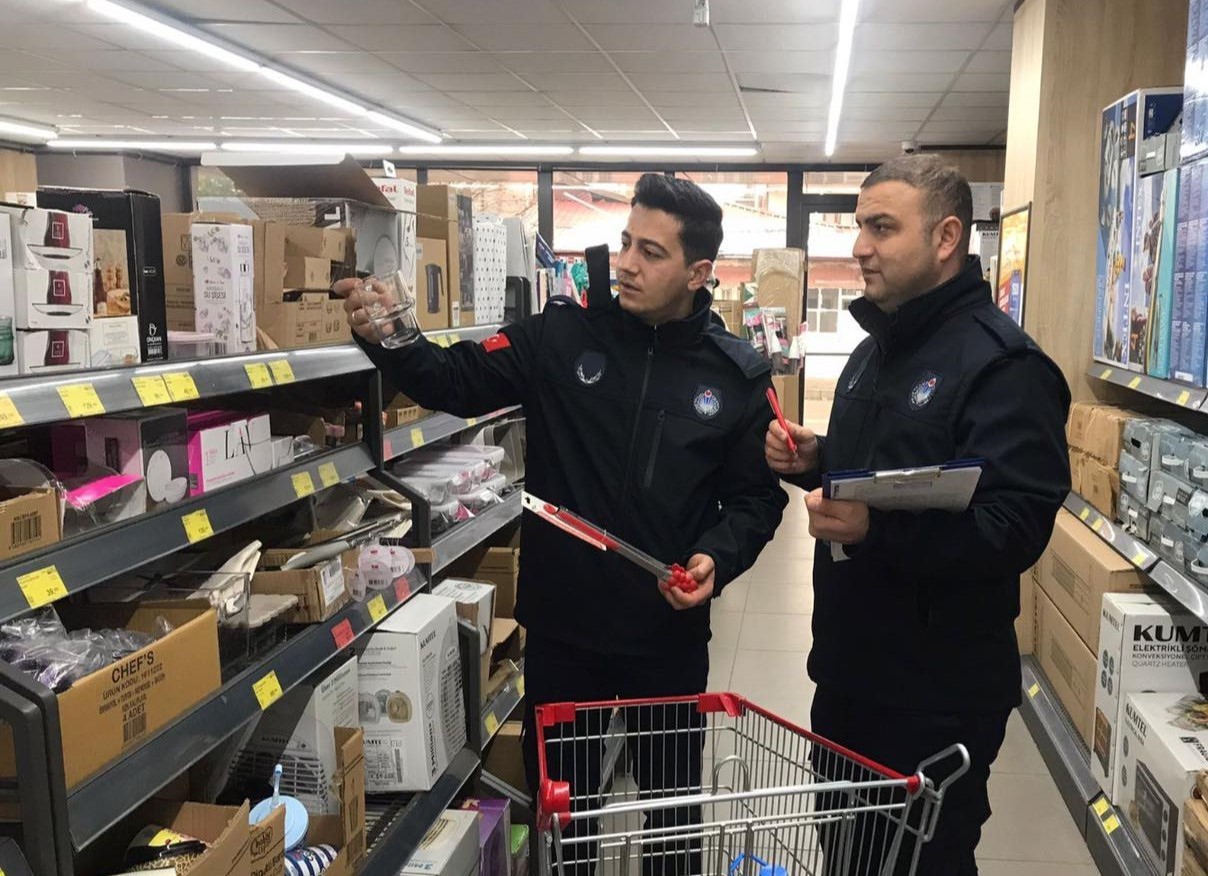 Erzincan&rsquo;da marketler denetlendi
