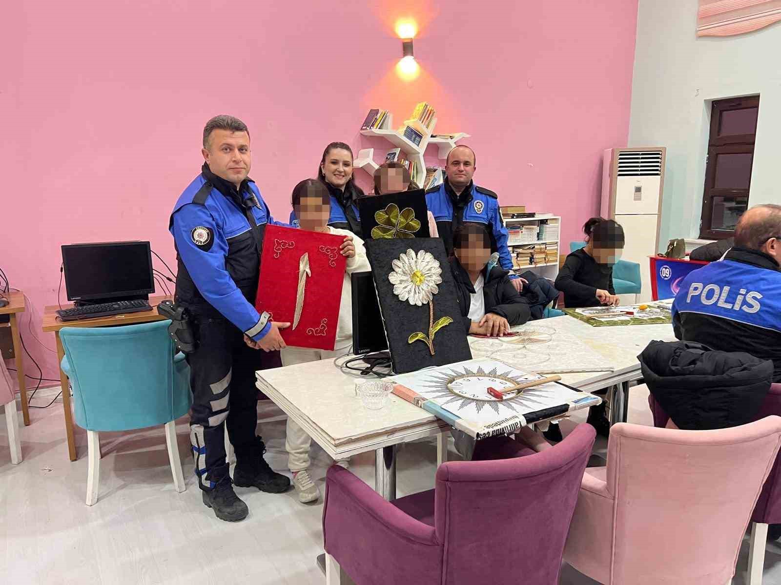 Öğrencilere "Filografi” kursu açıldı