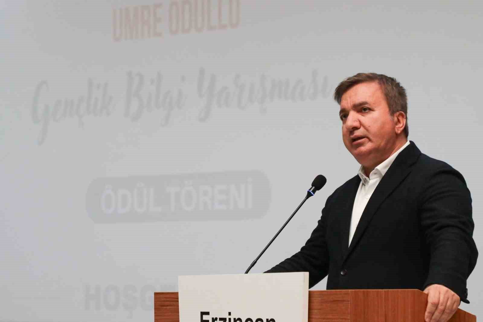 Umre &ouml;d&uuml;ll&uuml; gen&ccedil;lik bilgi yarışmasında &ouml;d&uuml;ller sahiplerini buldu
