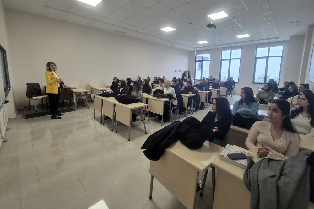 Kastamonu Üniversitesi’nden öğretmen adaylarına tüketici bilinci eğitimi
