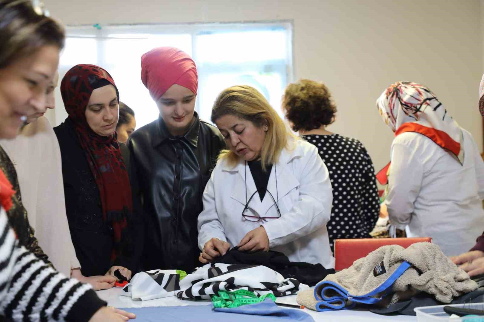 Depremin etkisini ORMEK kurslarında dikiş-nakış öğreterek atlattı