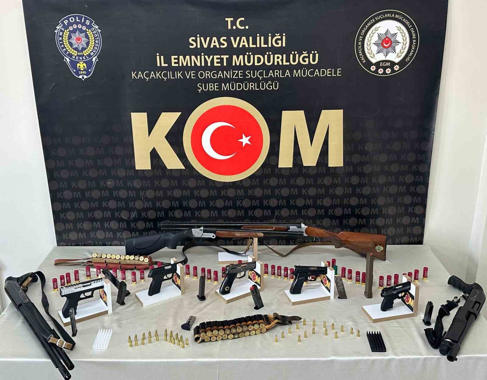 Sivas’ta silah ve mühimmat kaçakçılığı operasyonu: 7 gözaltı, 3 tutuklama