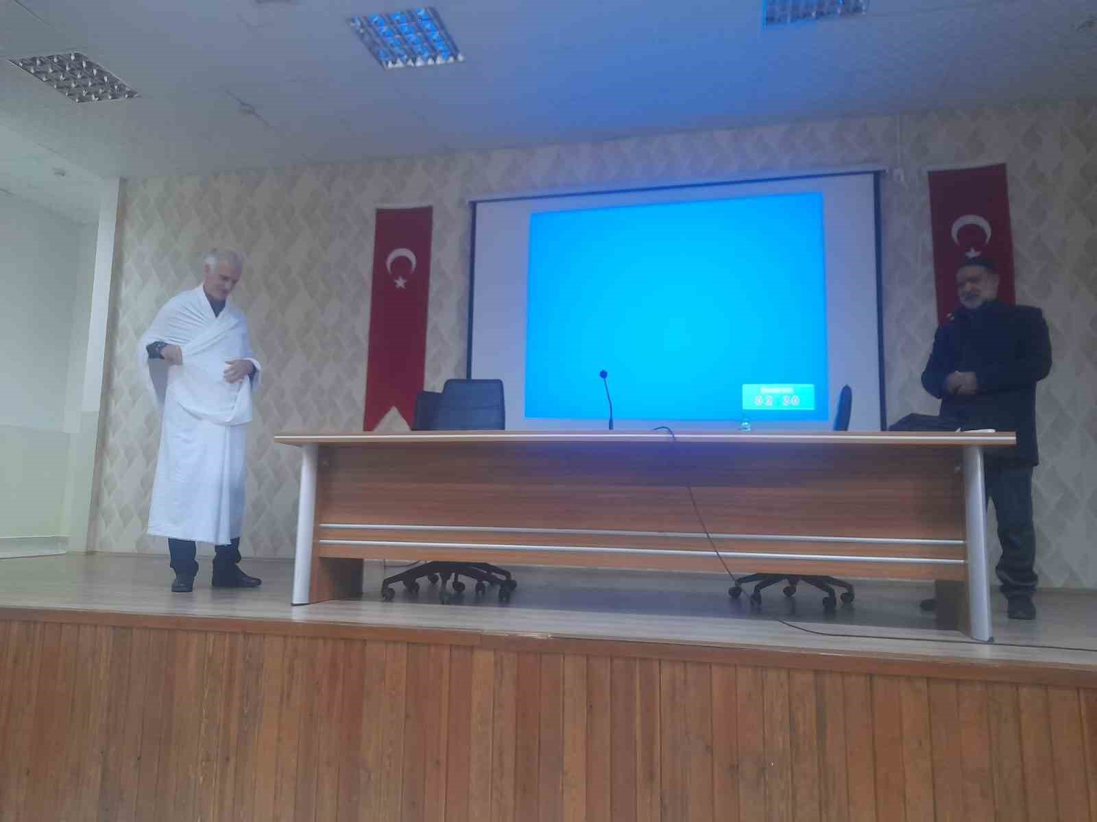 Elazığ’da umre semineri düzenlendi