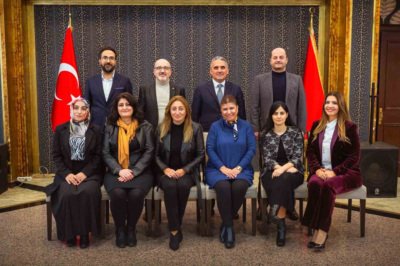 İzmir Mali Müşavirler Meslektebirlik Derneğinden yeni danışma kurulu
