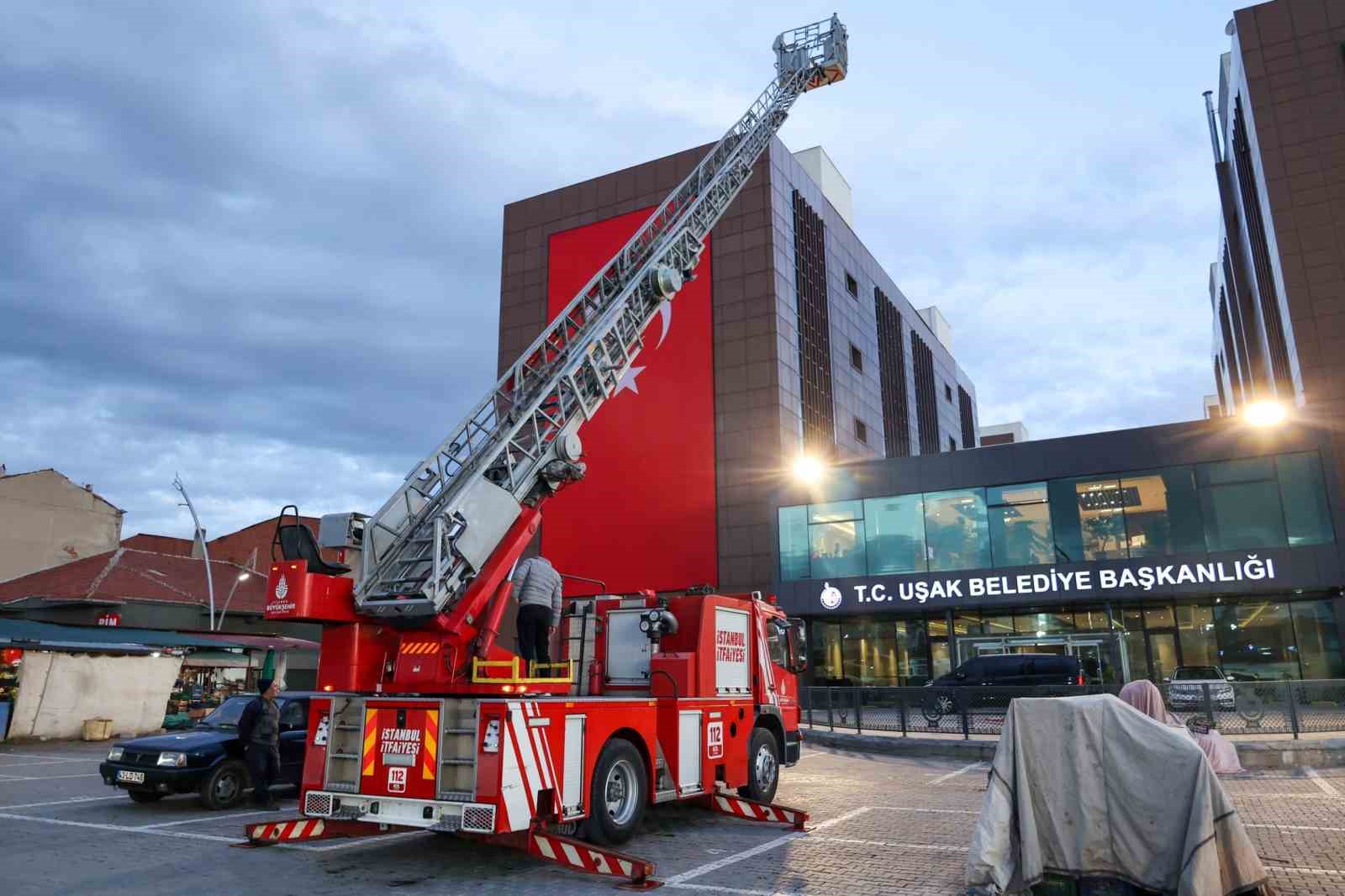 Acil durum ara&ccedil;ları i&ccedil;in yurt dışına &ccedil;ıkan Başkan Yalım t&uuml;m masrafları cebinden karşıladı
