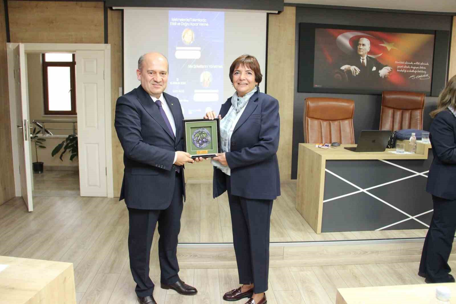 Edremit Ticaret Odası&rsquo;ndan eğitim semineri
