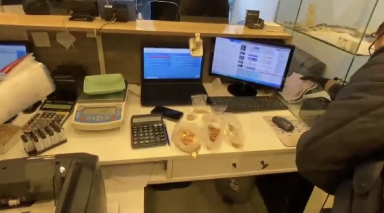 Osmaniye’de 1 milyon 600 bin TL değerinde izinsiz basılan altın ele geçirildi