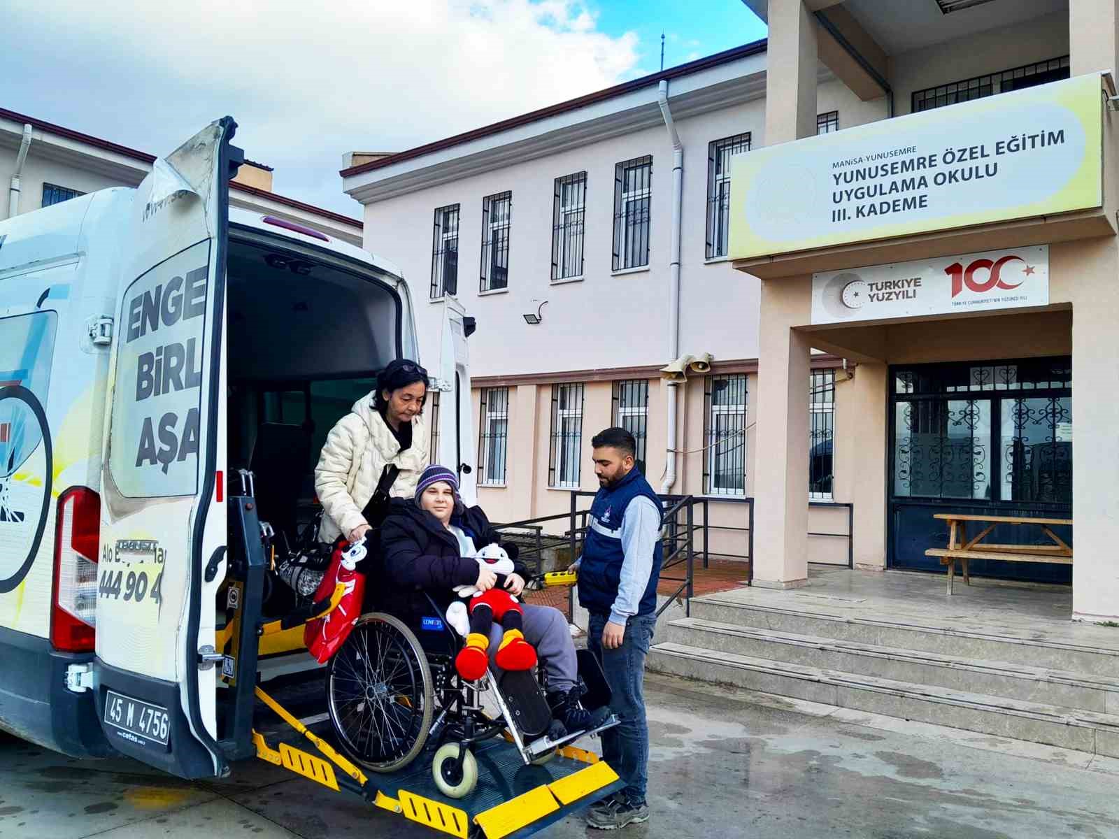 Şehzadeler Belediyesi&rsquo;nden engelsiz hizmet
