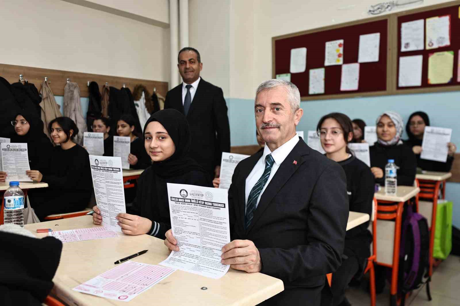 Şahinbeyli &ouml;ğrenciler Umre i&ccedil;in ter d&ouml;kt&uuml;
