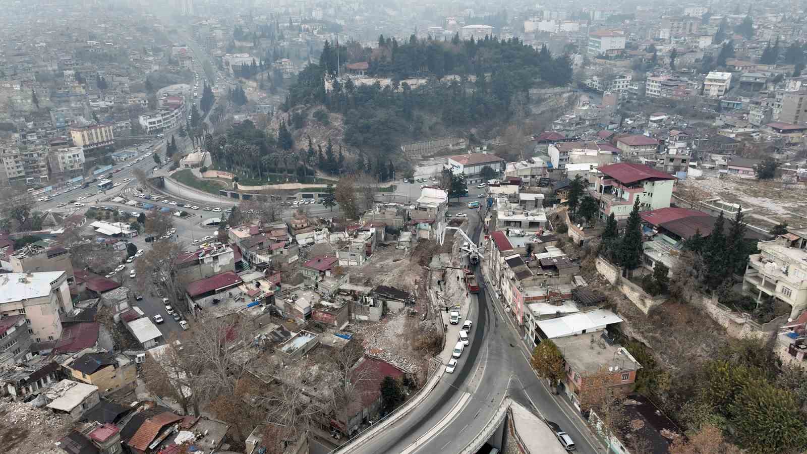Maraş Kalesi ile Sarayaltı bağlantı yolu yapılıyor
