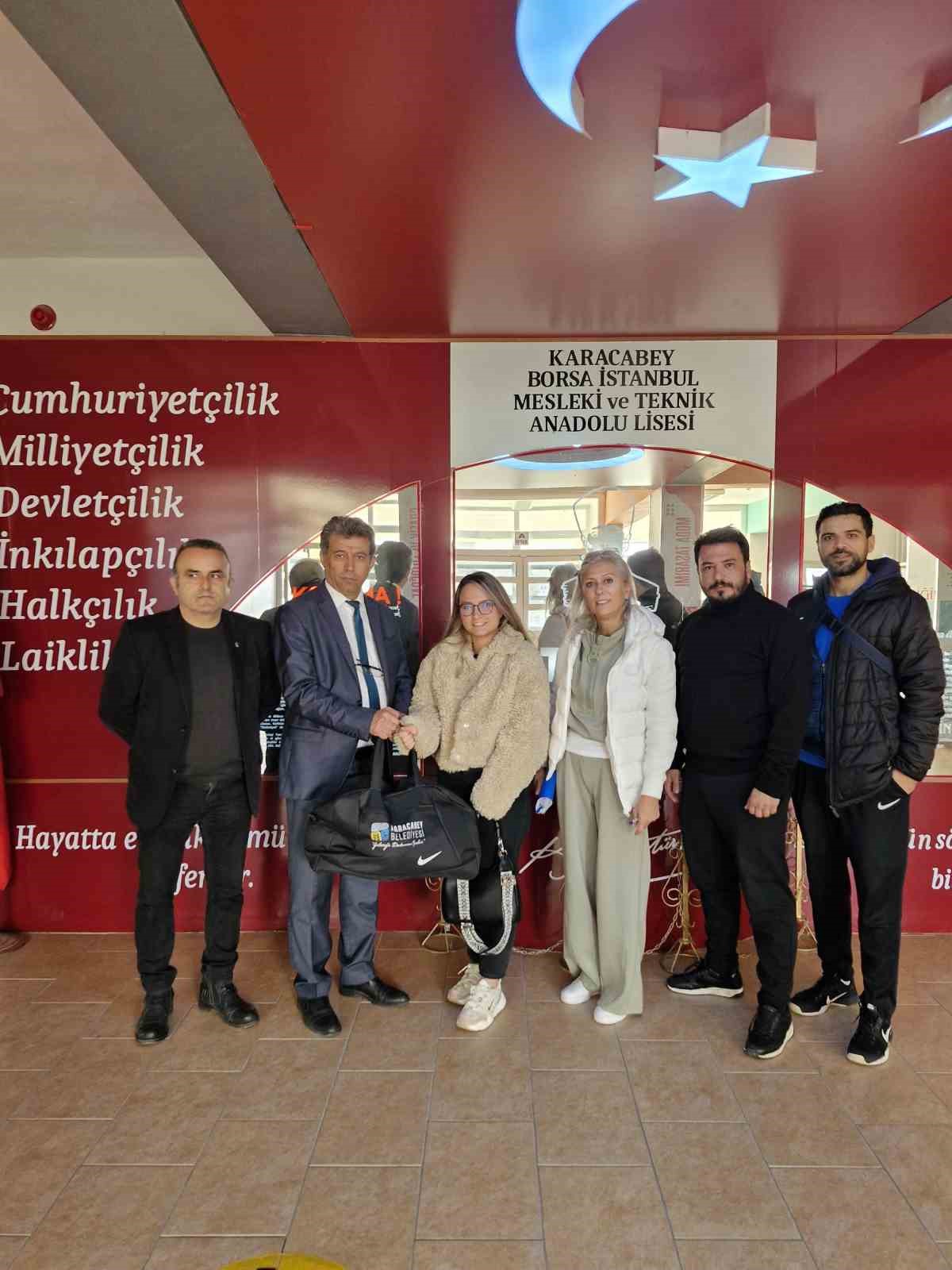 Karacabey&rsquo;de okullara spor desteği devam ediyor
