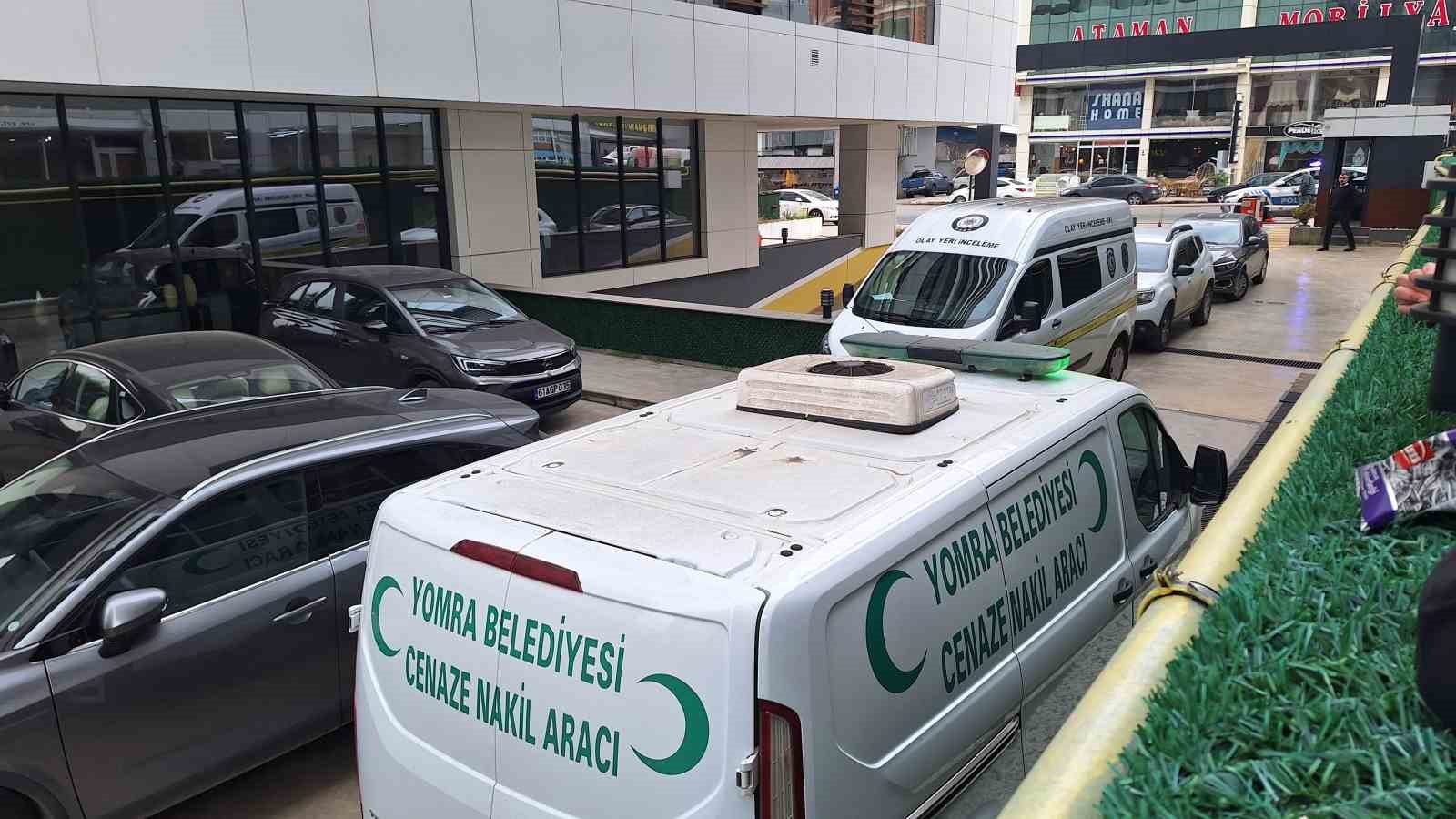Trabzon&rsquo;da l&uuml;ks rezidansta alacak verecek kavgasında kan aktı: 1 &ouml;l&uuml;
