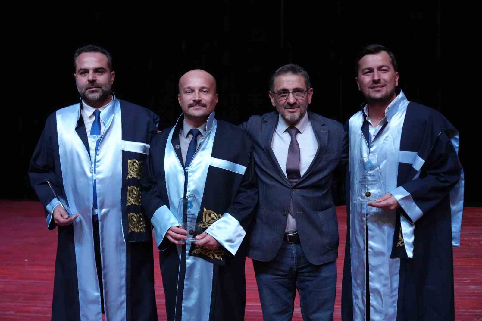 Niğde &Ouml;mer Halisdemir &Uuml;niversitesi 2024 &Ouml;d&uuml;lleri T&ouml;reni ger&ccedil;ekleştirildi
