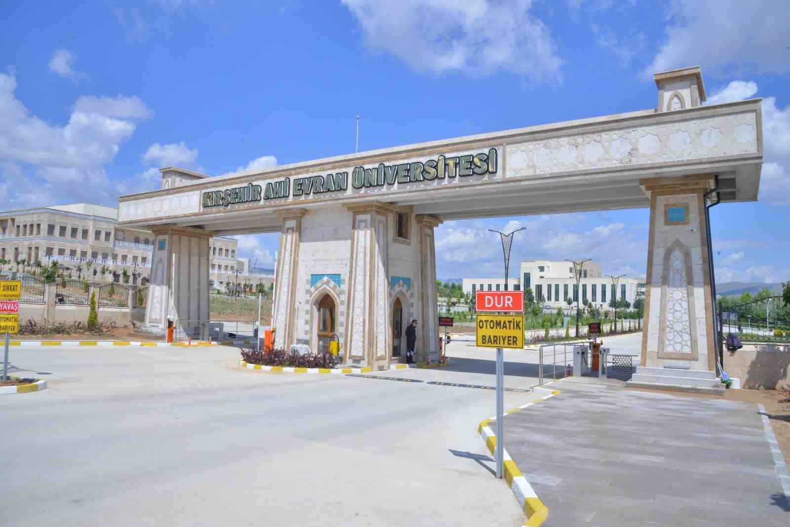 KAE&Uuml; Geliştirme  Vakfı 65 &ouml;ğrenciye burs veriyor
