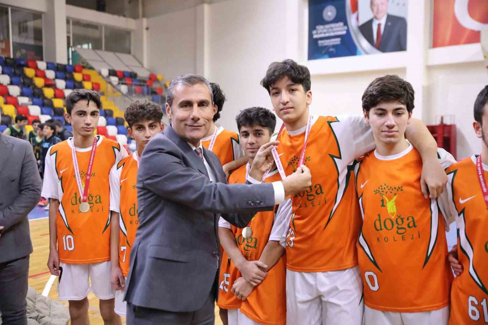 Potanın şampiyonu &Ouml;zel Doğa Koleji oldu
