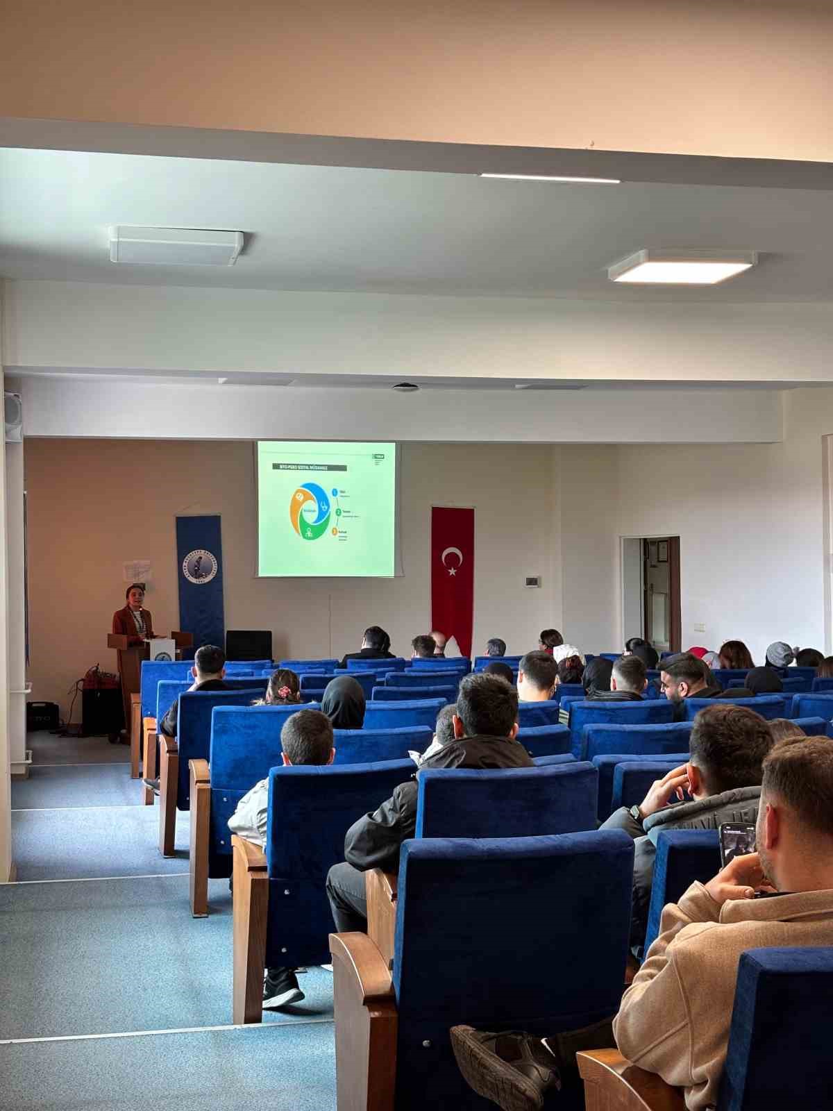 Şuhut’ta ‘Senin İçin Buradayız’ semineri