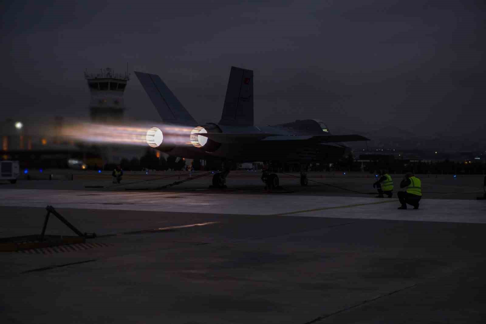 TUSAŞ, KAAN’ın ’art yakıcı’ çalıştırdığı videonun uzun versiyonunu paylaştı