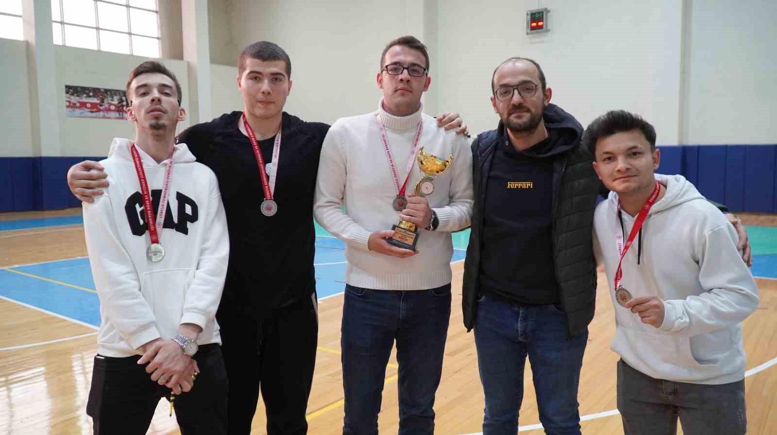 Yurt Lig voleybol ve futsal erkekler müsabakaları Manisa’da tamamlandı