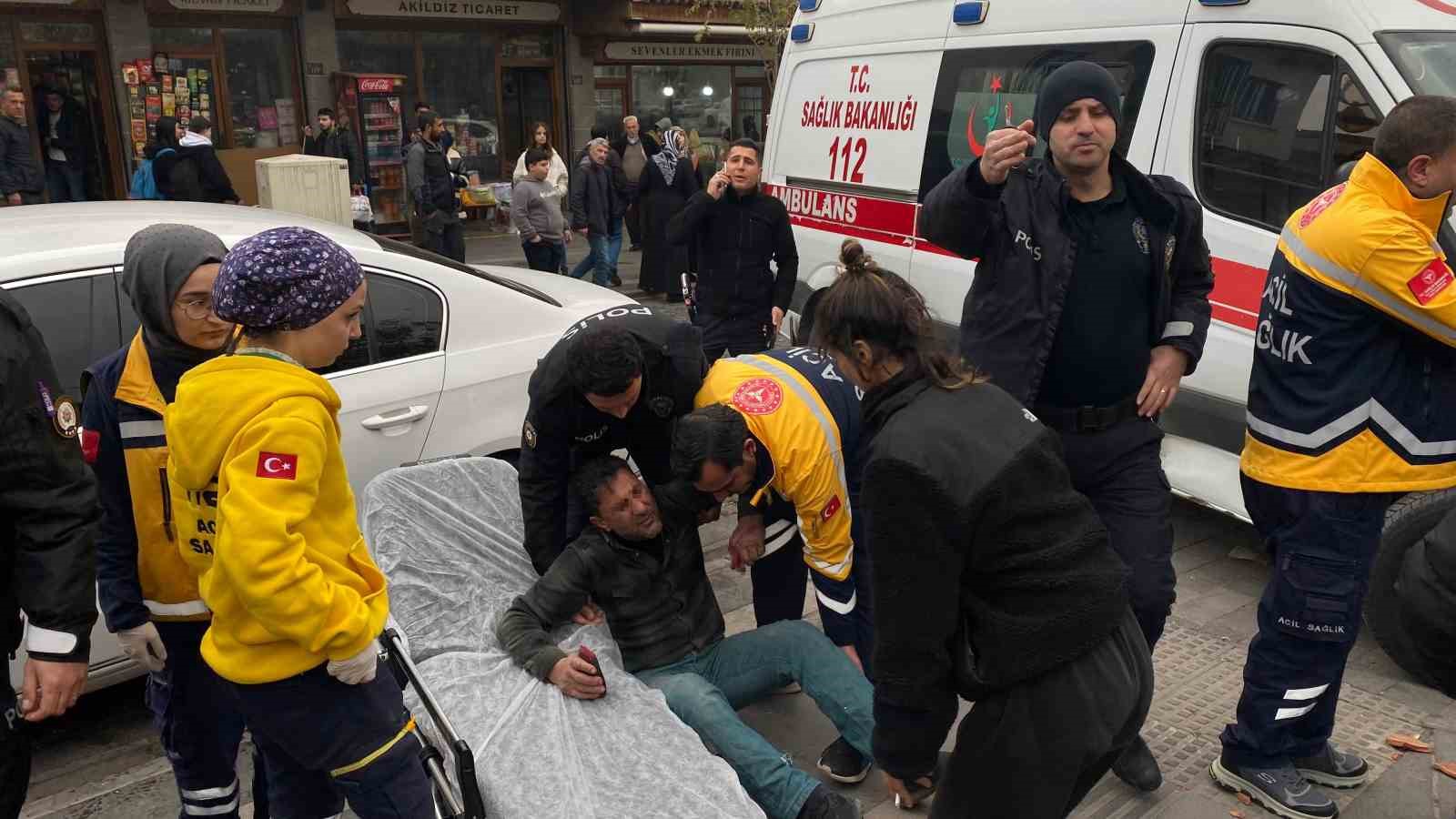 Kebapçı dükkanlarında tartışan baba-oğul tek katlı iş yerlerinin damından atladı
