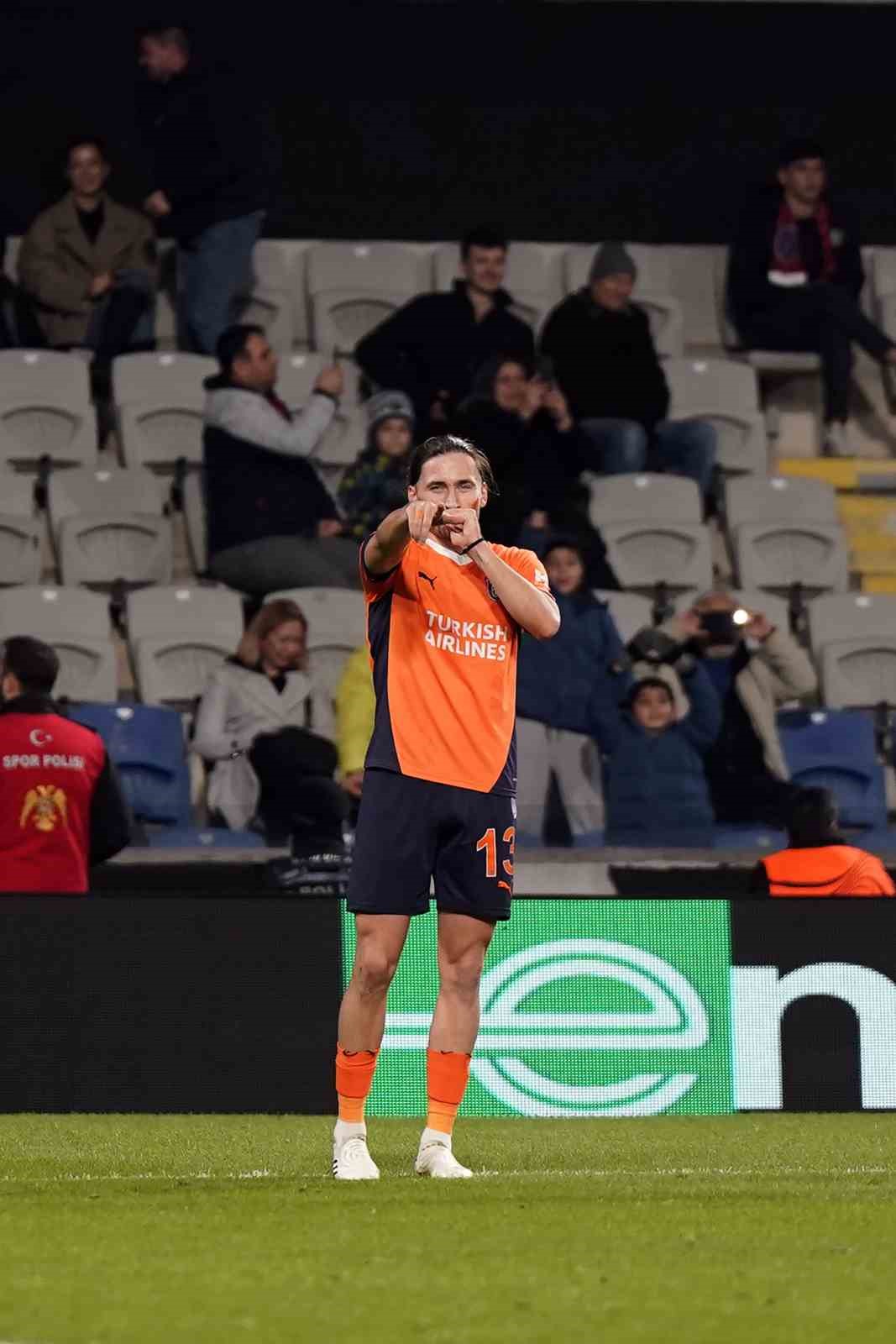 UEFA Konferans Ligi: Başakşehir: 2 - Heidenheim: 0 (İlk yarı)