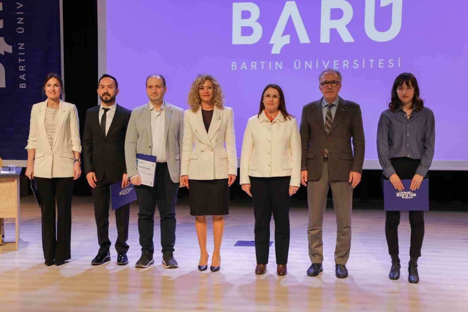 Dijital d&uuml;nyanın insan hakları &uuml;zerindeki etkileri anlatıldı
