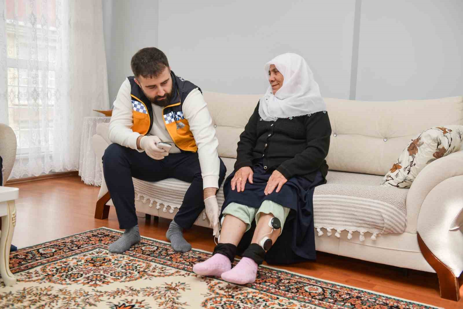 Esenyurt Belediyesinden evde fizik tedavi hizmeti
