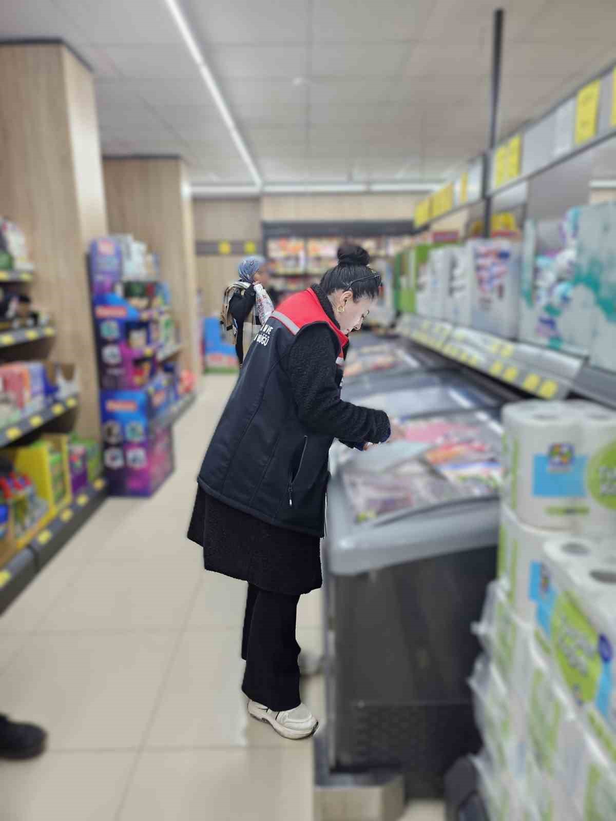 Kars&rsquo;ta zincir marketler denetlendi
