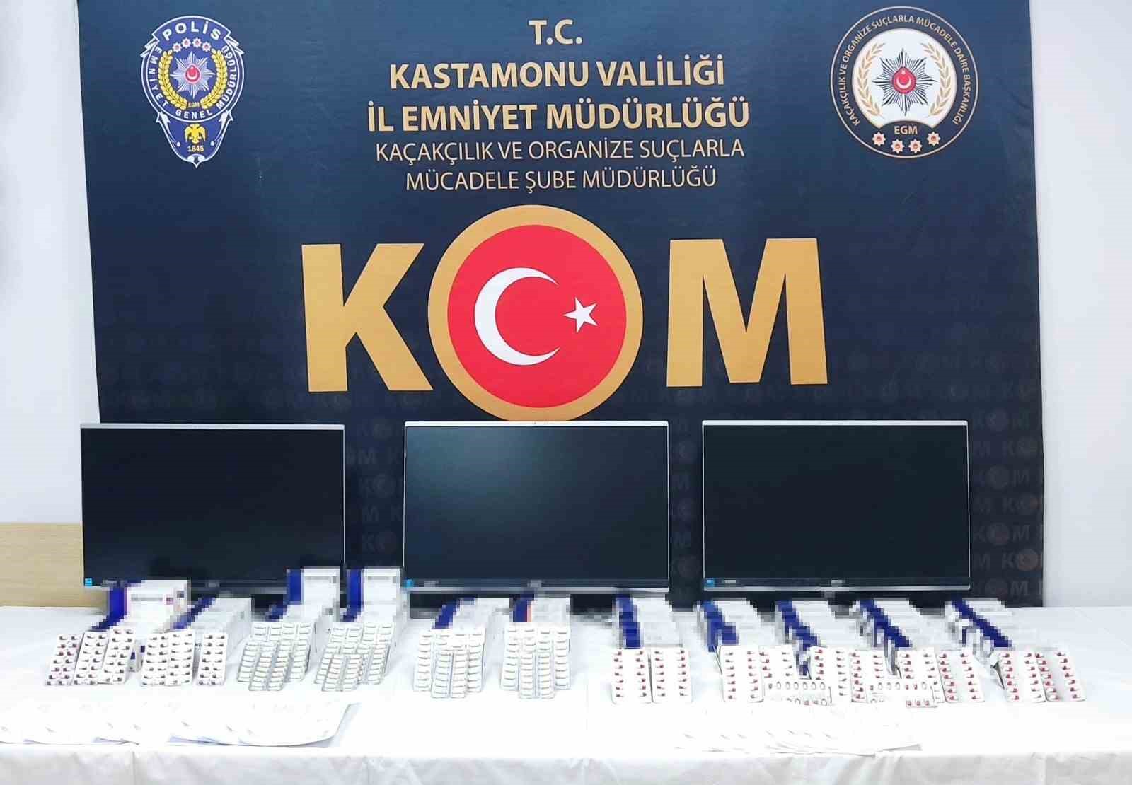 Sahte reçete ile sentetik ecza hapı satılan eczaneye operasyon: 2 tutuklama